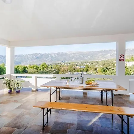 Villa In With Sea Views & Pool *