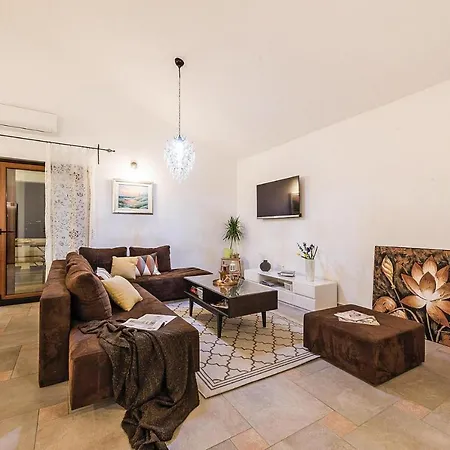 Villa In With Sea Views & Pool